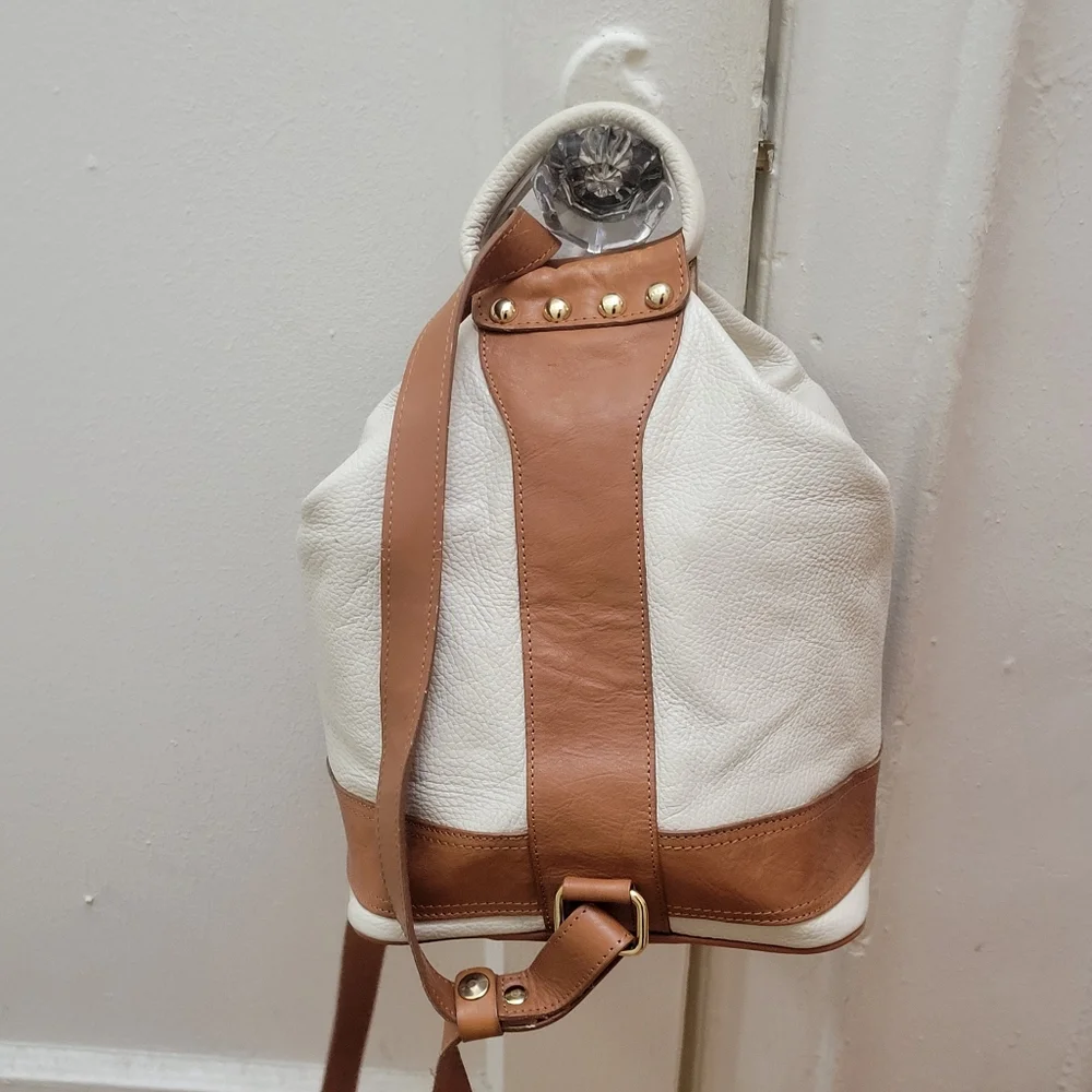 Valentina leather convertible sling/backpack bag. Classic Neutral‎ Quiet Luxury - Picture 3 of 14